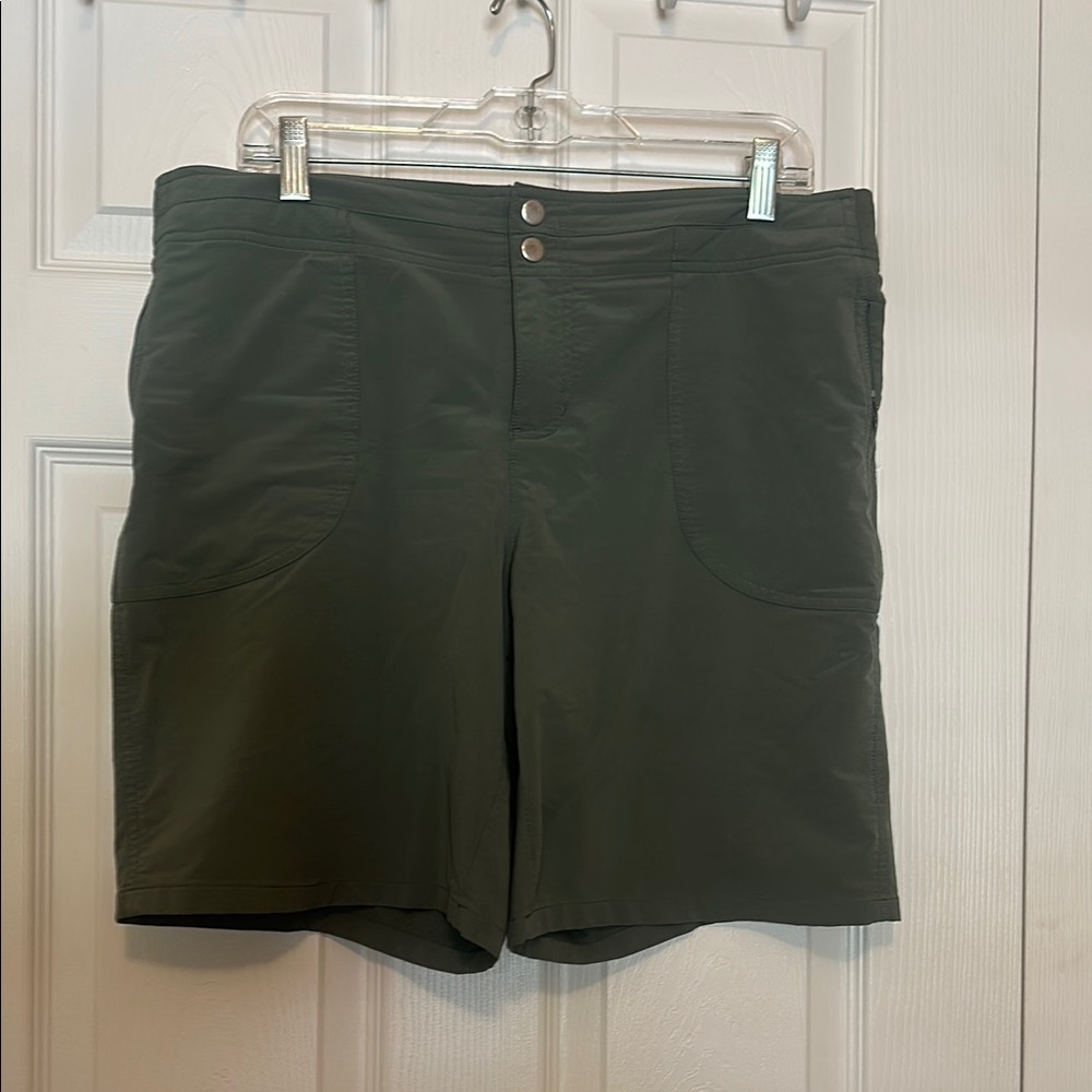 Women’s Coolibar Green Shorts SPF 50 Sz 14